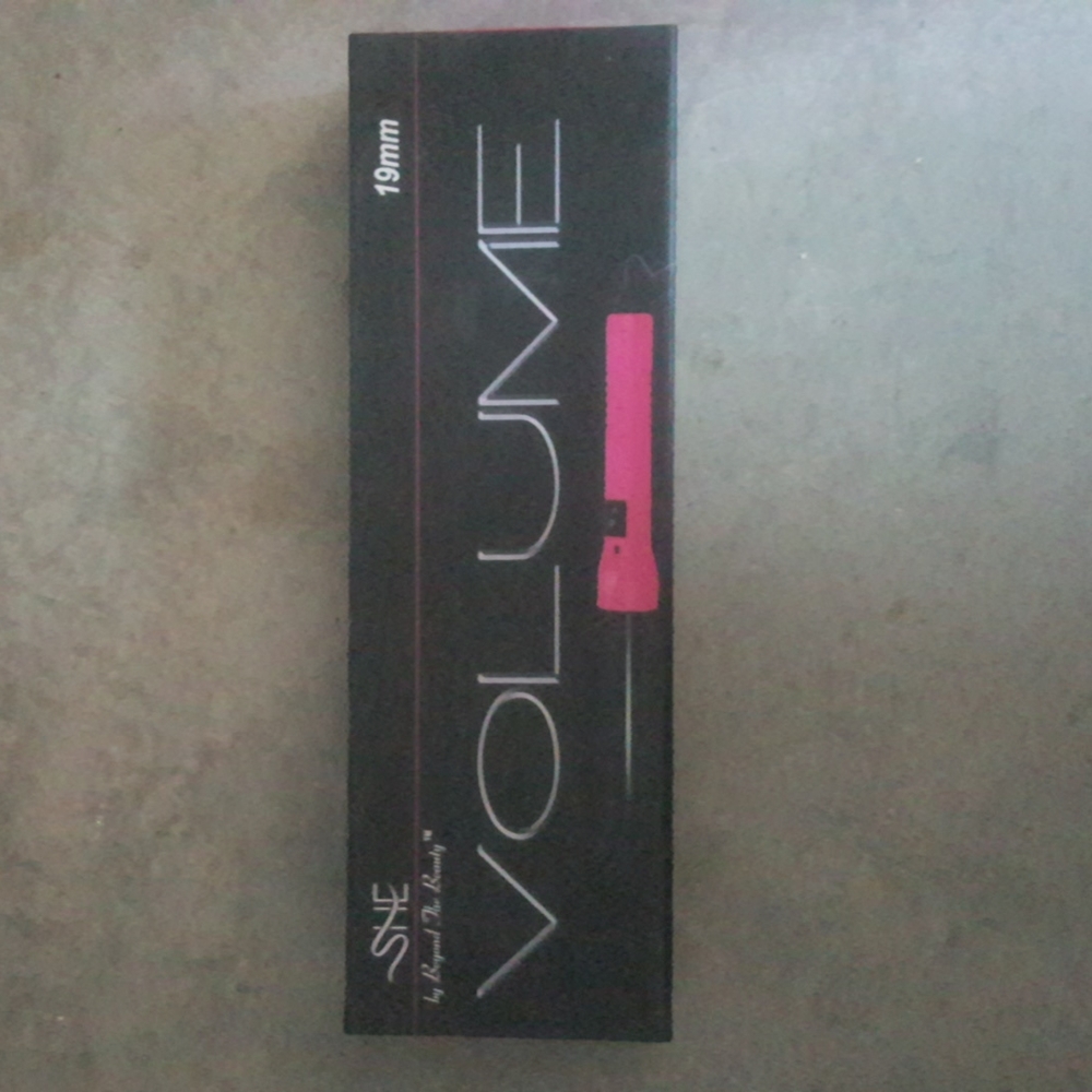 SHE Volume by Beyond The Beauty  19mm Hair curler  pink